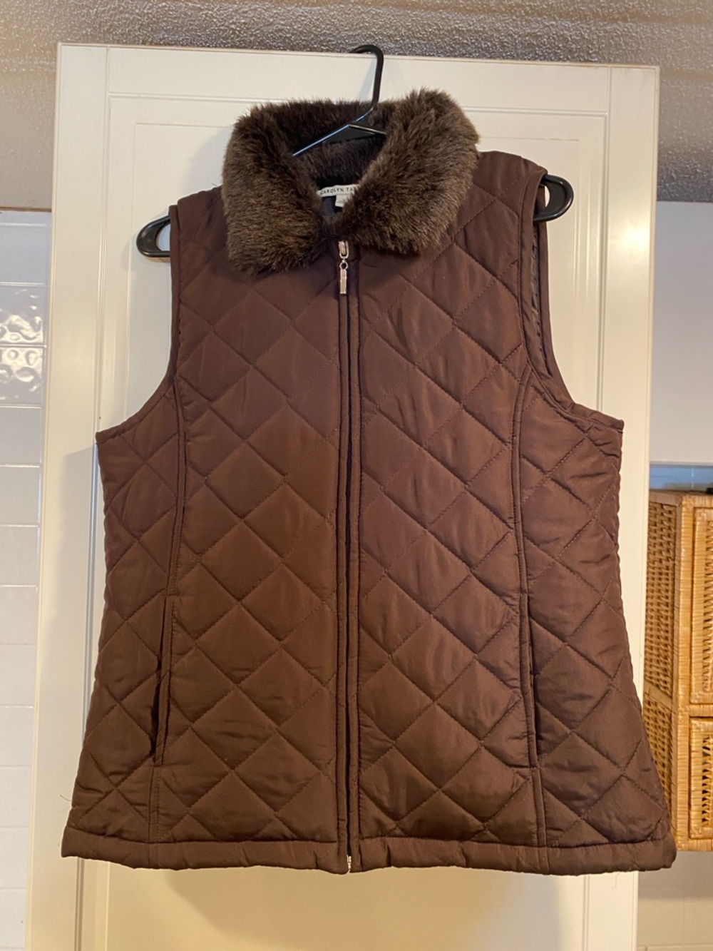 Carolyn Taylor Quilted Faux-Fur Collar Vest - Brown size medium 4:18